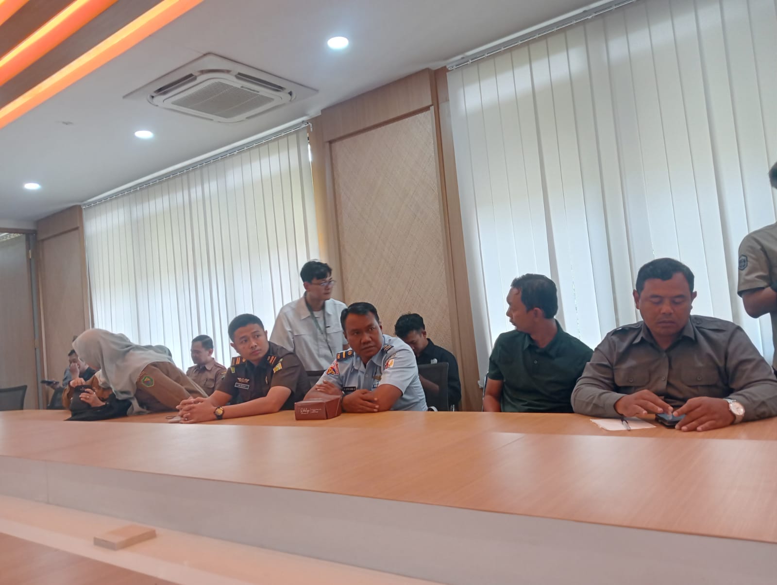 kecamatan-soreang-hadiri-rapat-evaluasi-satgas-kepatuhan-pajak-dan-perizinan-kabupaten-bandung