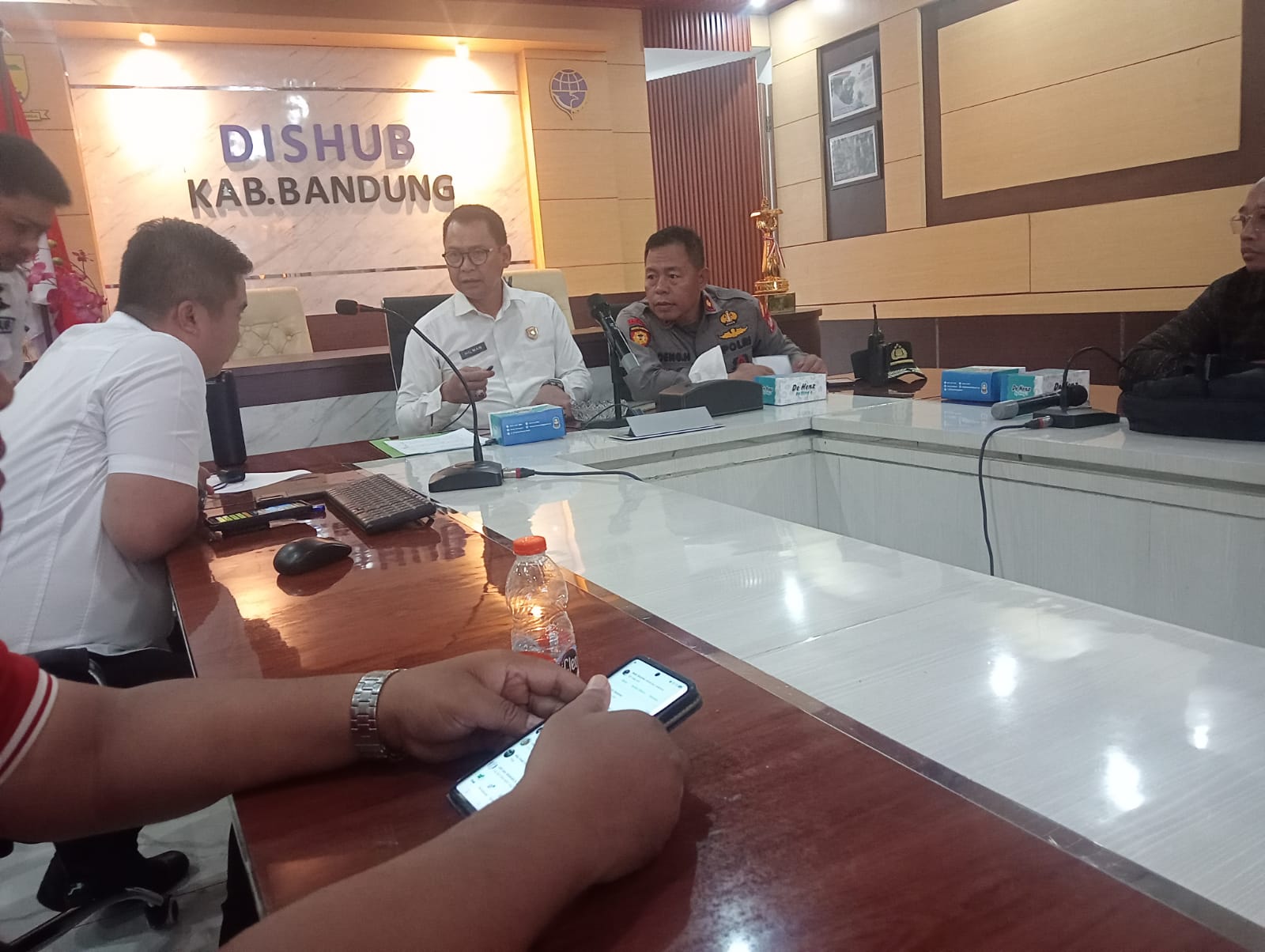 rapat-pengelolaan-parkir-dan-penanganan-juru-parkir-liar-di-kawasan-gbs-dan-mpp