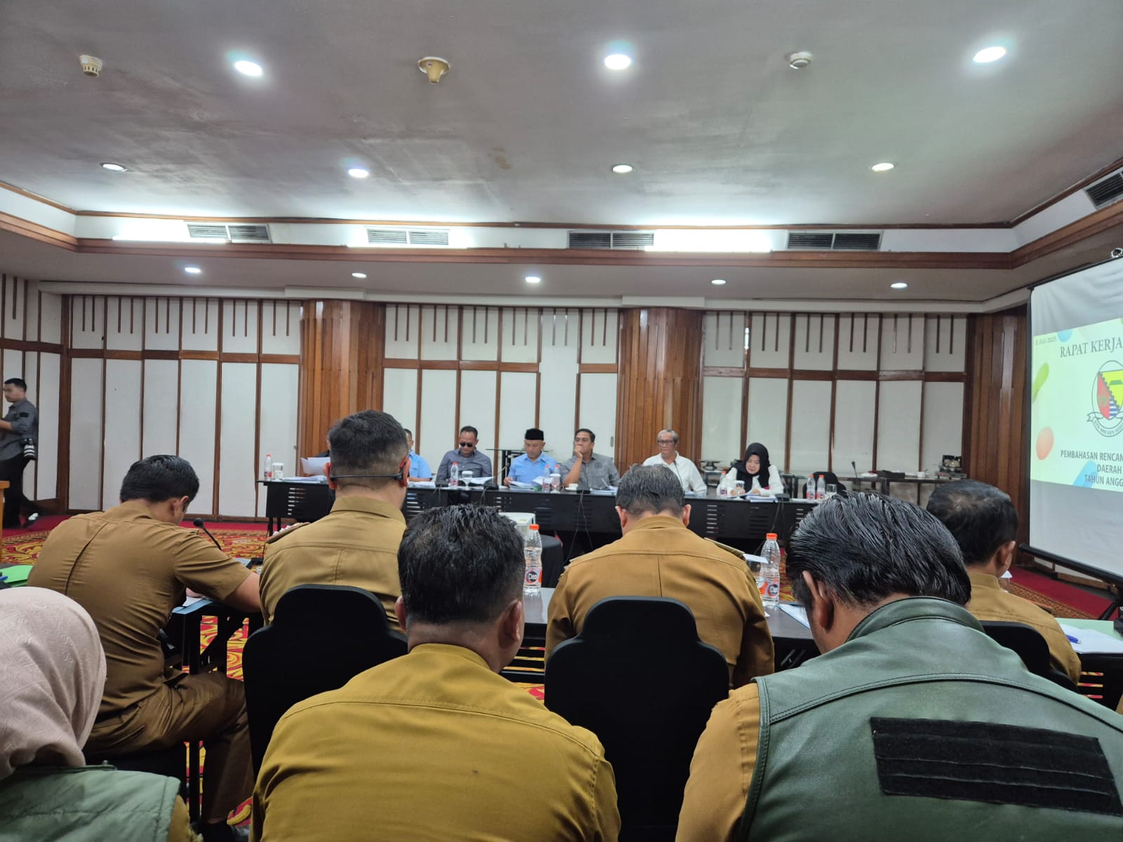camat-soreang-hadiri-rapat-kerja-pembahasan-rencana-kerja-tahun-2026-bersama-komisi-a-dprd-kabupaten-bandung