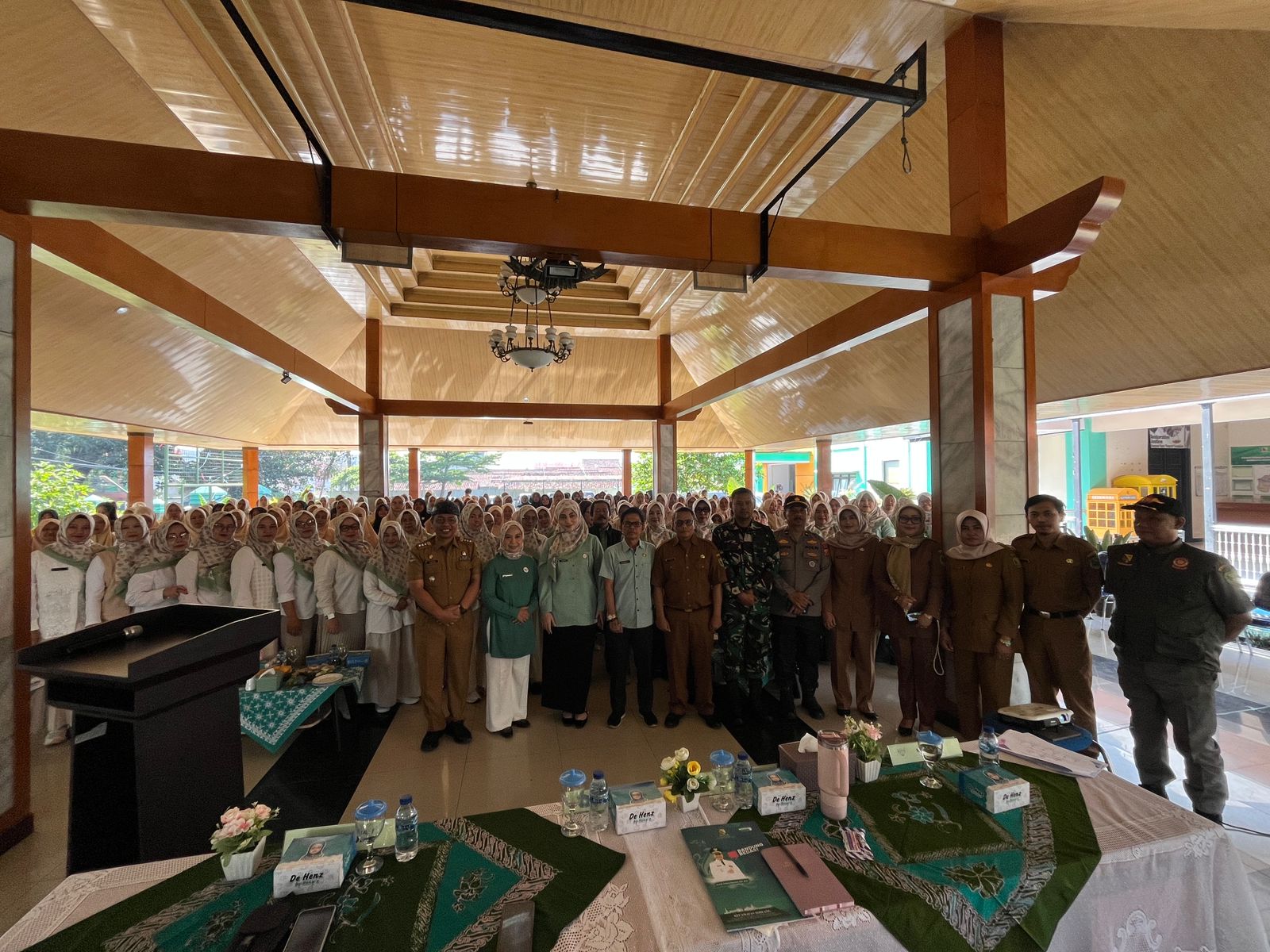 road-show-transformasi-posyandu-tingkat-kabupaten-bandung-launching-aplikasi-sipandu-bedas