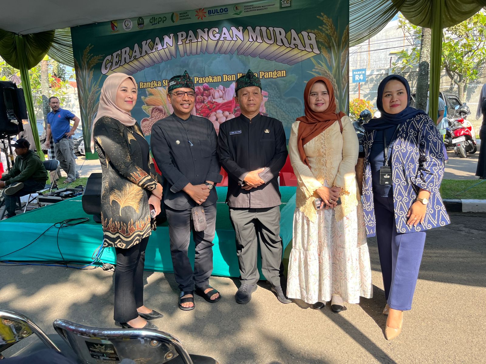 camat-soreang-hadiri-gerakan-pangan-murah-di-halaman-kantor-samsat-soreang