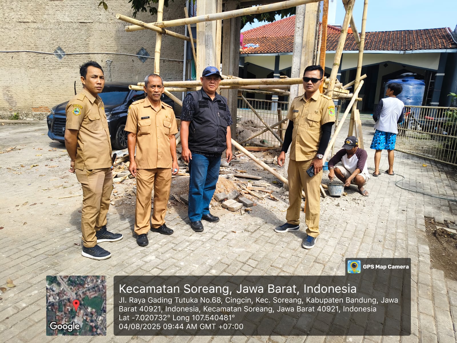 tim-monev-kecamatan-soreang-melaksanakan-kegiatan-monitoring-dan-evaluasi-monev-tahap-1-di-desa-cingcin