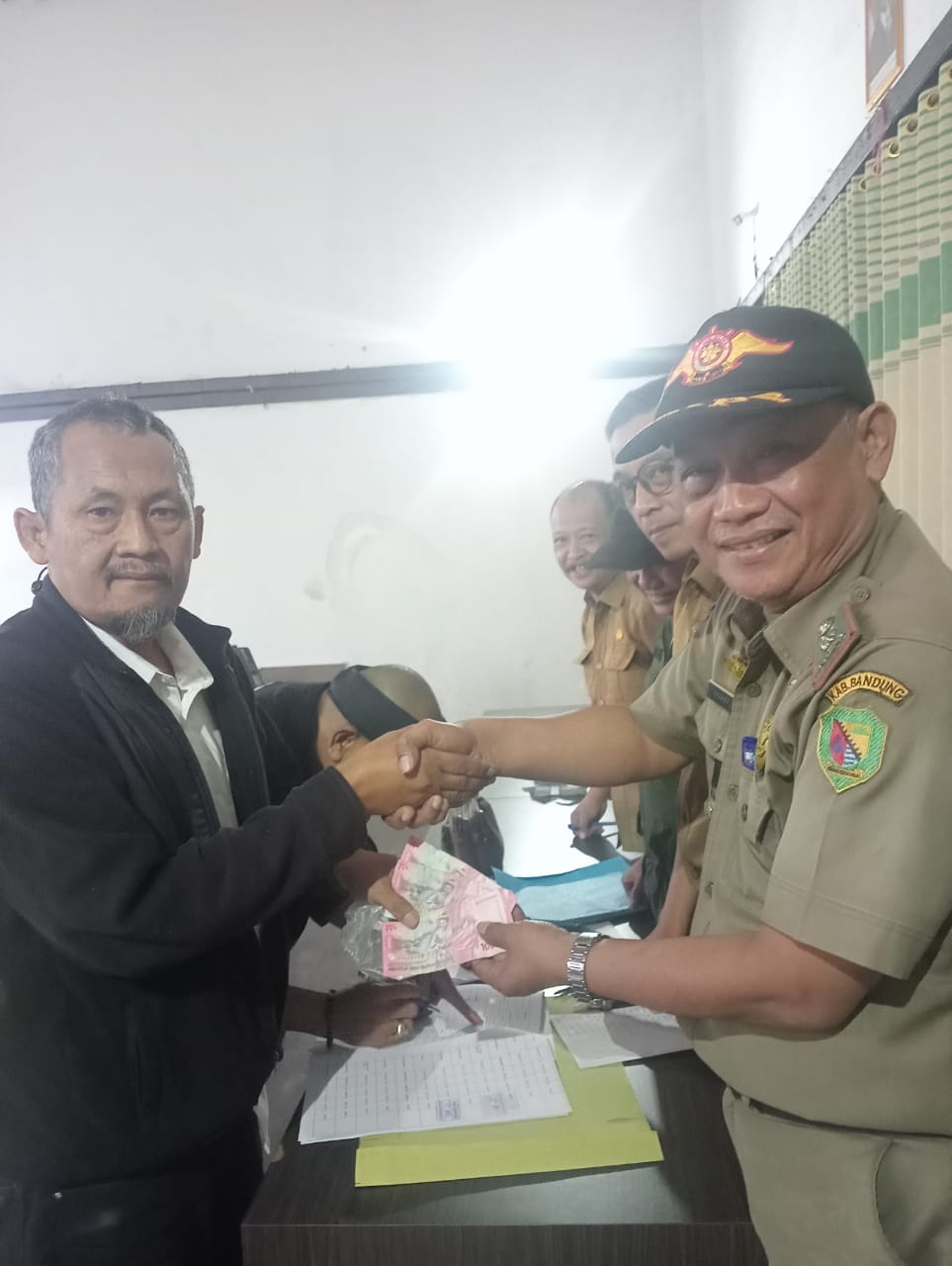 penyaluran-insentif-rt-dan-rw-tahap-i-bulan-juni-2025-di-desa-soreang
