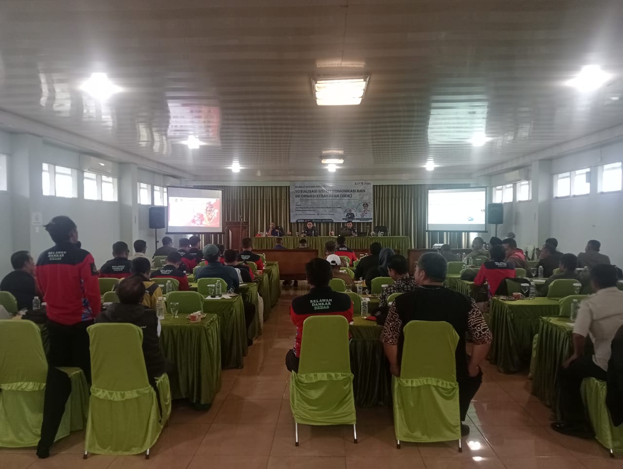 rapat-revisi-undangan-sosialisasi-sistem-komunikasi-dan-informasi-kebakaran-skik-dengan-tema-alur-komunikasi-dan-informasi-pada-sistem-komunikasi-dan-informasi-kebakaran-skik
