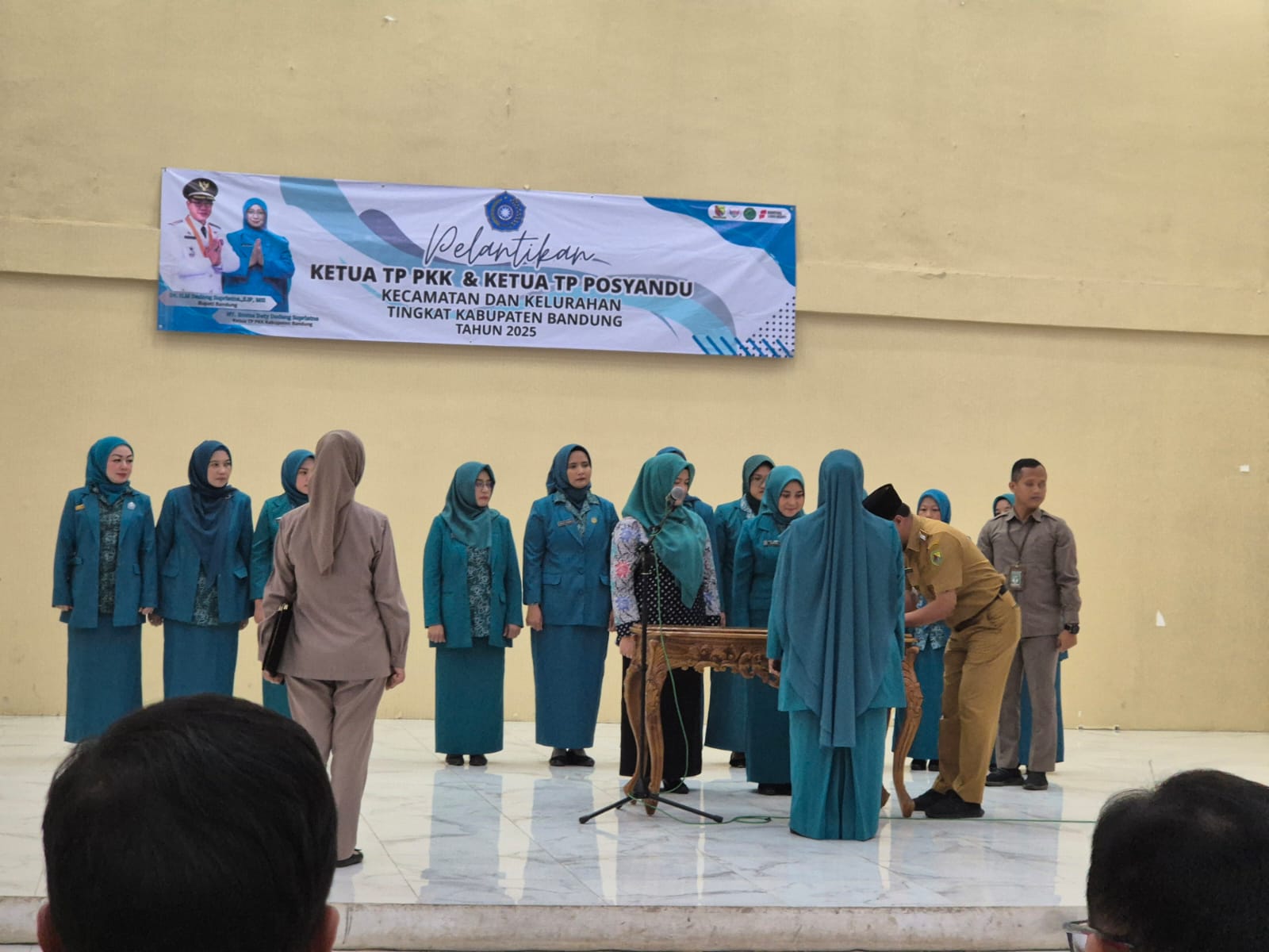 camat-soreang-menghadiri-kegiatan-pelantikan-ketua-tp-pkk-dan-ketua-tp-posyandu-kecamatan-kelurahan-se-kabupaten-bandung