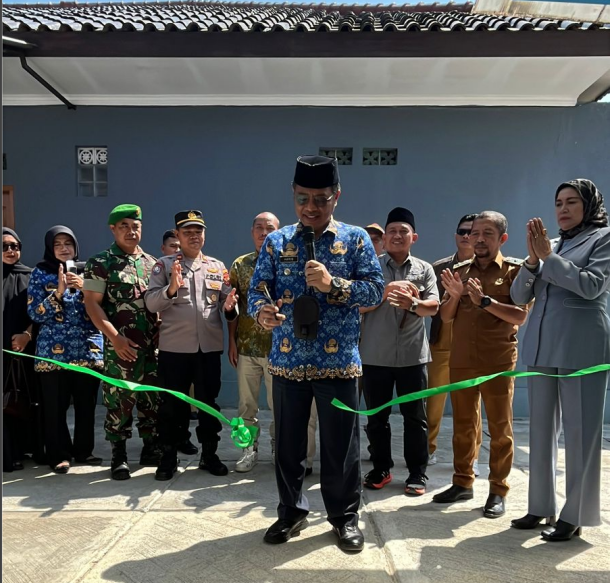 camat-soreang-resmikan-sppg-sukarame-dan-distribusi-program-makan-bergizi-gratis-di-desa-cingcin