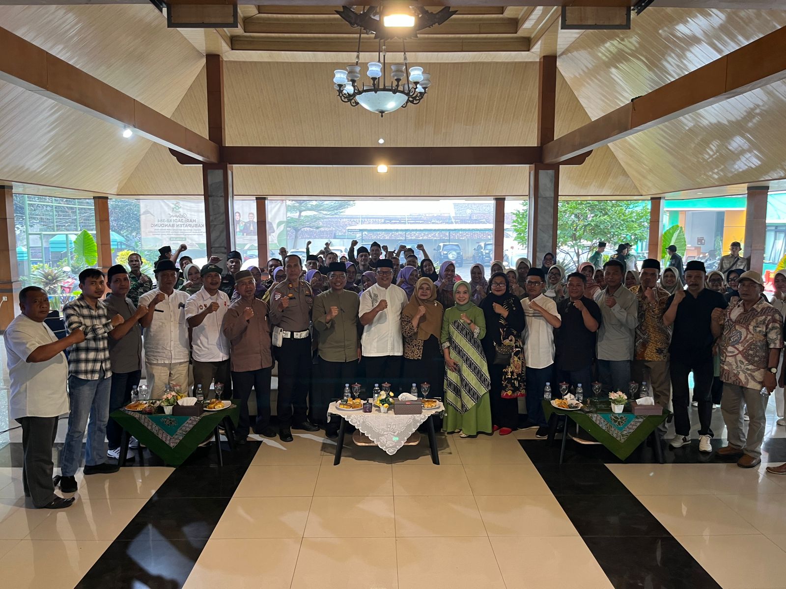 serah-terima-jabatan-dan-pisah-sambut-sekretaris-kecamatan-soreang-penuh-tawa-dan-haru