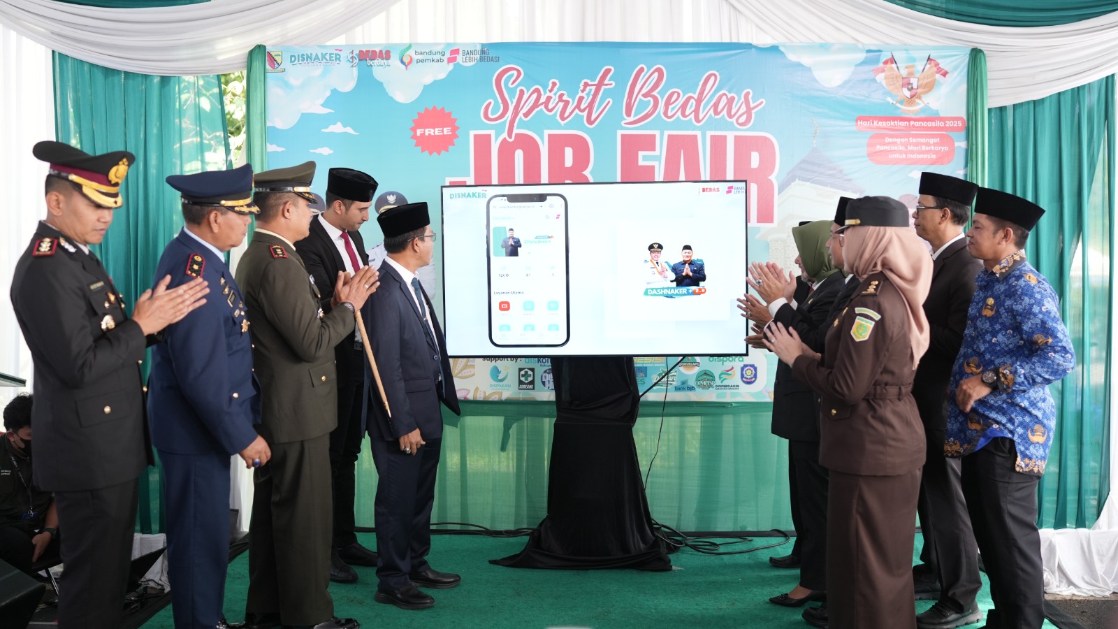 spirit-bedas-job-fair-2025-upaya-pemkab-bandung-tekan-angka-pengangguran