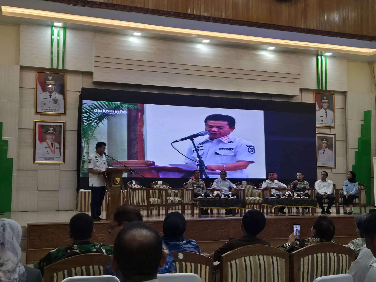 sosialisasi-program-makan-bergizi-gratis-mbg-yang-dilanjutkan-dengan-rapat-koordinasi-bersama-tim-staf-ahli-kemenko-polkam-ri
