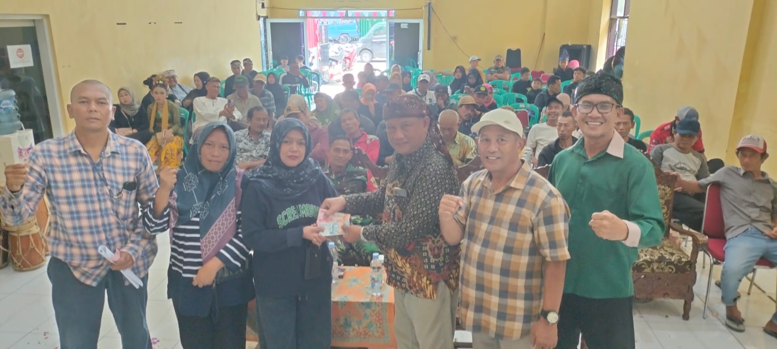 pagelaran-seni-budaya-dan-penyaluran-insentif-rt-rw-di-desa-sekarwangi