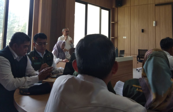 kasi-pembangunan-kecamatan-soreang-hadiri-rapat-paparan-hasil-kajian-kawasan-tematik-6-desa-di-kawasan-perkotaan-soreang